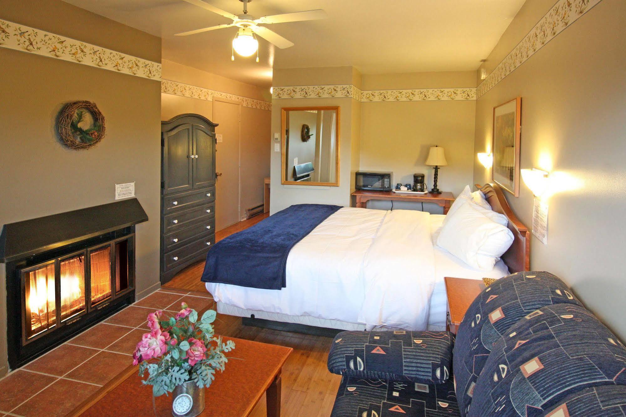 Motel Le Jolibourg Saint-Sauveur Екстер'єр фото