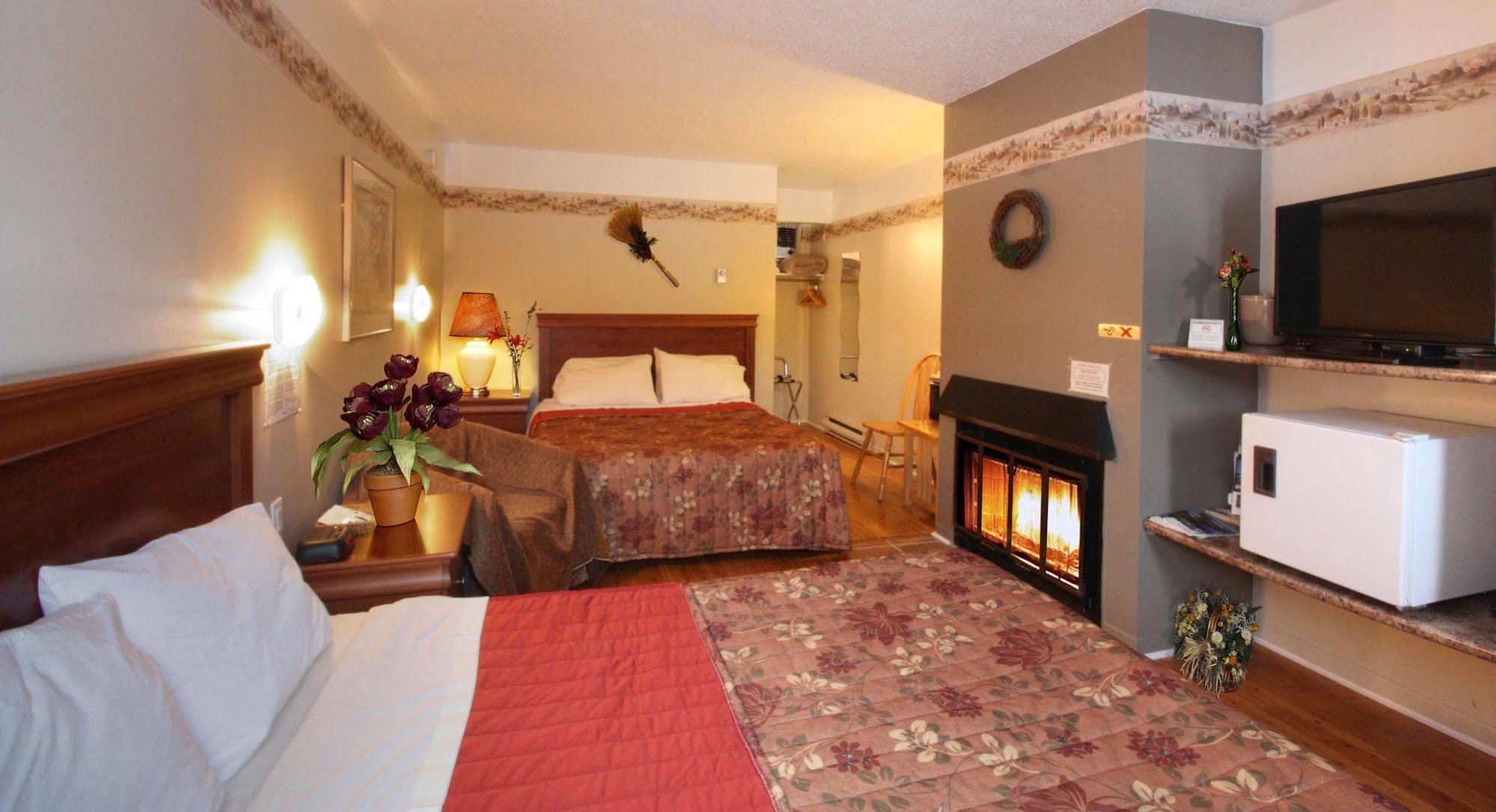 Motel Le Jolibourg Saint-Sauveur Екстер'єр фото